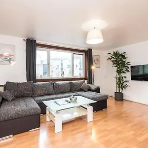  Apartment Cosy 2 Bedroom In The Heart Of